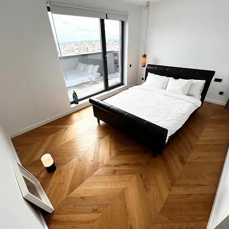 Etaj 14, 60mp, Penthouse By Brighter Lägenhet *
